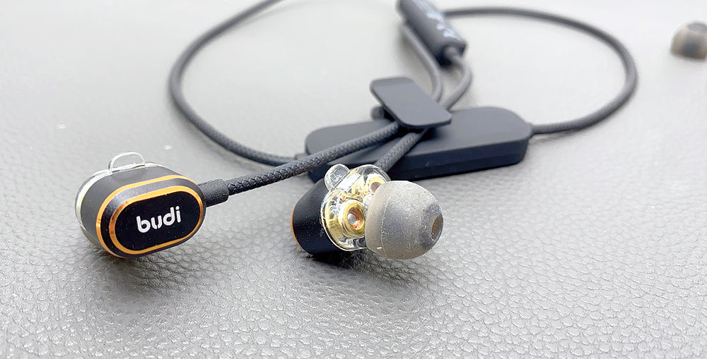 Budi dual moving coil in-ear headphones earphones